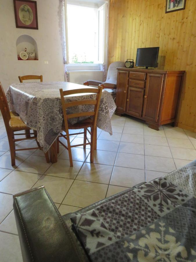 Au Coeur De La Campagne - Gite Non Loins D'Annecy- A 17 Min D'Annecy - Tout Pret D'Aix Les Bains Saint-Girod Exterior photo